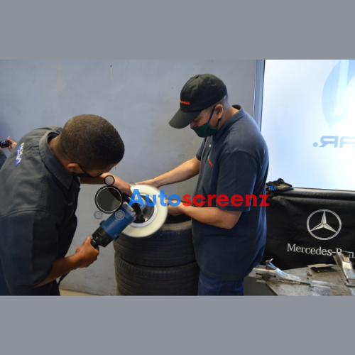 Autoscreenz Headlight Restoration Training Mercedes Benz (3)