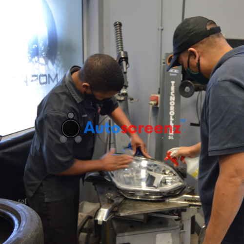Autoscreenz Headlight Restoration Training Mercedes Benz (5)